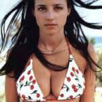 shoshanna-lonstein-cleavage-bikini-6 shoshanna-lonstein-cleavage-bikini-6