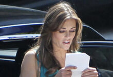 Elizabeth Hurley, Wonder Woman, 2011 Set, 11