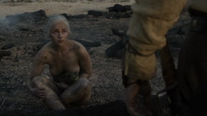 Emilia Clarke, Game of Thrones, Fire and Blood, 01
