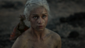 Emilia Clarke, Game of Thrones, Fire and Blood, 02