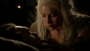 Emilia Clarke, Jason Momoa, Game of Thrones, Fire and Blood, 01