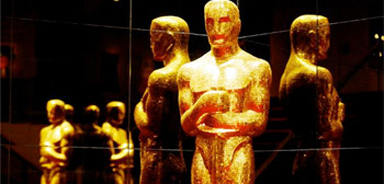 Oscars Statue Reflection