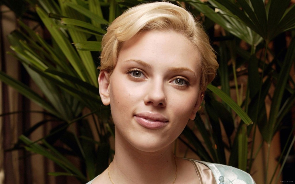 Scarlett Johannsson Smiling