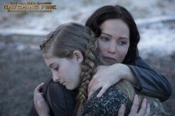 Willow Shields Jennifer Lawrence The Hunger Game