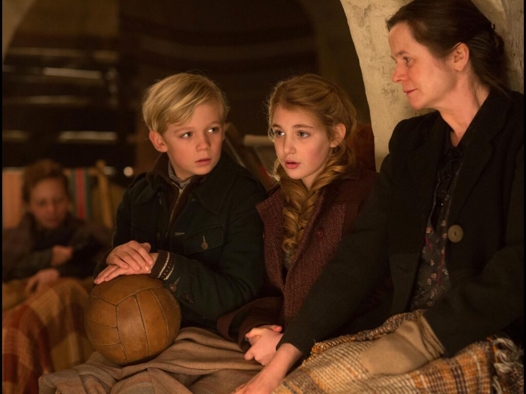Sophie Nelisse Emily Watson The Book Thief