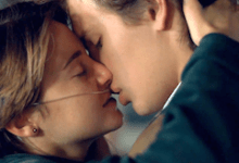 Shailene Woodley, Ansel Elgort Kiss The Fault in Our Stars