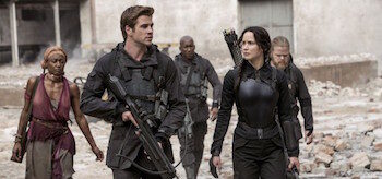 Jennifer Lawrence Liam Hemsworth The Hunger Games Mockingjay Part 1