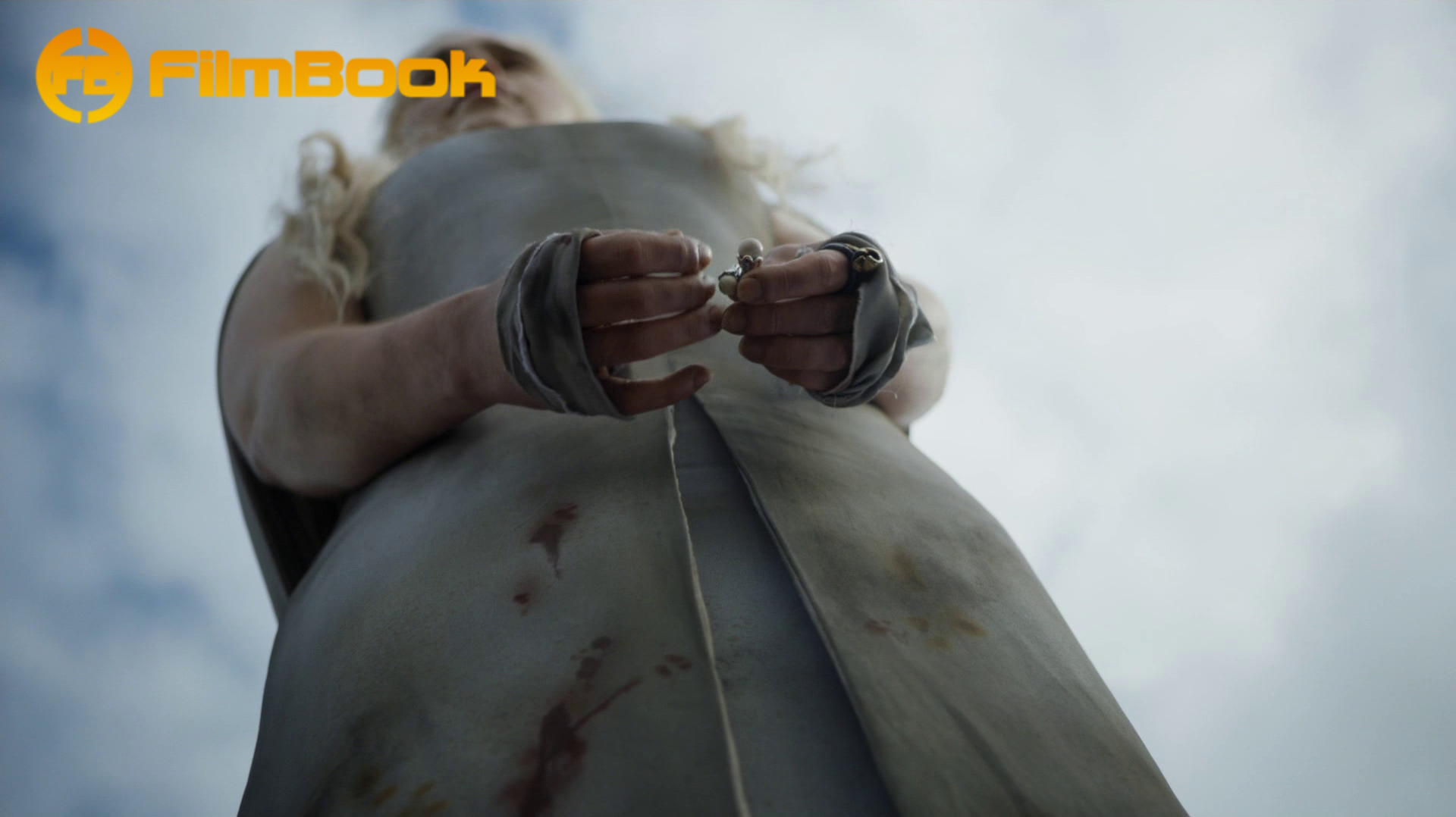 Emilia Clarke Ring Off Dothraki Game of Thrones Mothers Mercy