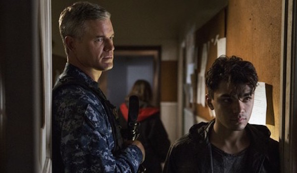 The Last Ship Season 2 Episode 9 Review: Uneasy Lies the Head - TV Fanatic