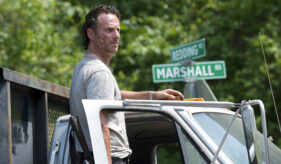 andrew-lincoln-the-walking-dead-first-time-again-01-600x350