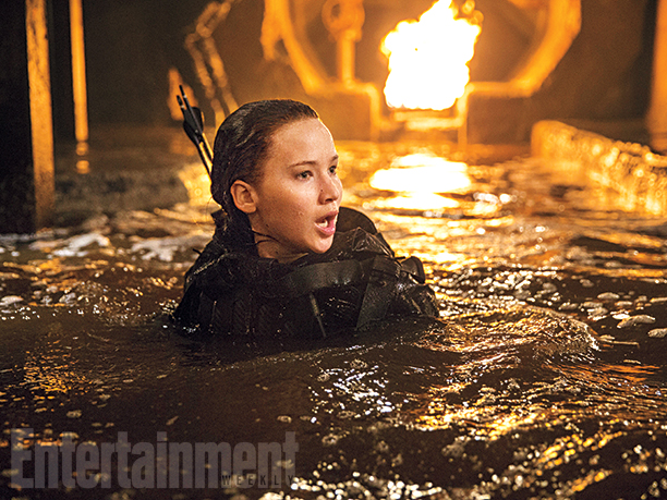 Jennifer Lawrence Sewer Fire The Hunger Games Mockingjay Part 2