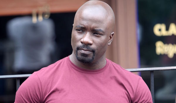 Mike Colter Luke Cage Set