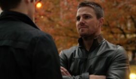 Stephen Amell Arrow Legends of Yesterday