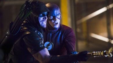 Stephen Amell Grant Gustin Arrow Legends of Yesterday