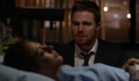 Stephen Amell Willa Holland Arrow Unchained