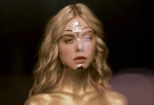Elle Fanning Gold Makeup The Neon Demon