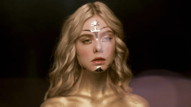Elle Fanning Gold Makeup The Neon Demon