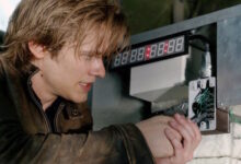 Lucas Till MacGyver