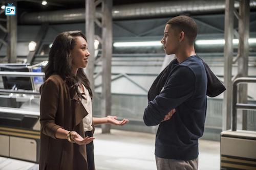 Candice Patton Keiynan Lonsdale Dead or Alive The Flash