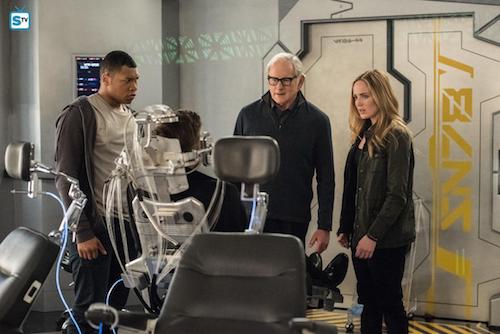 Franz Drameh Victor Garber Caity Lotz Land of the Lost Legends of Tomorrow