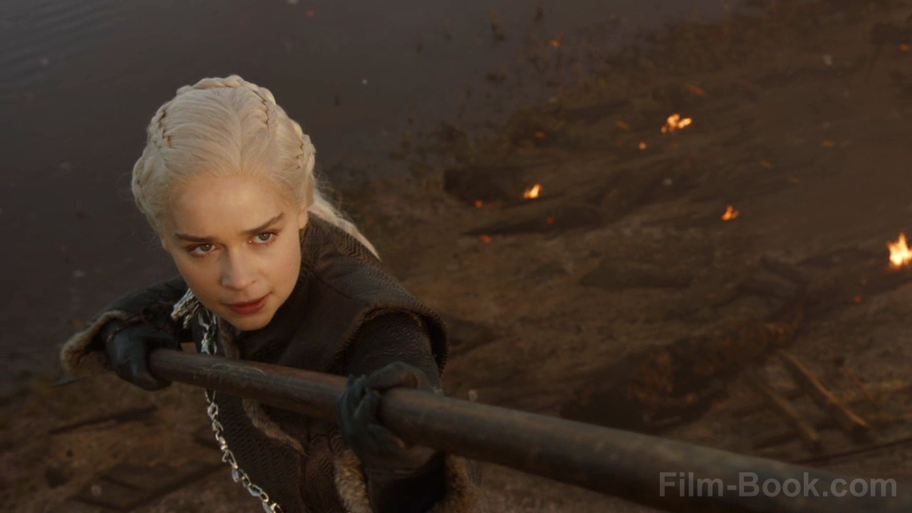 Emilia Clarke Scorpion Spear Game of Thrones The Spoils of War