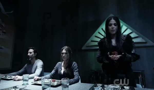 Henry Ian Cusick Paige Turco Marie Avgeropoulos The 100 The Dark Year