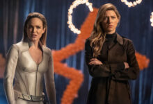 Caity Lotz Jes Macallan Legends of Tomorrow Hey World