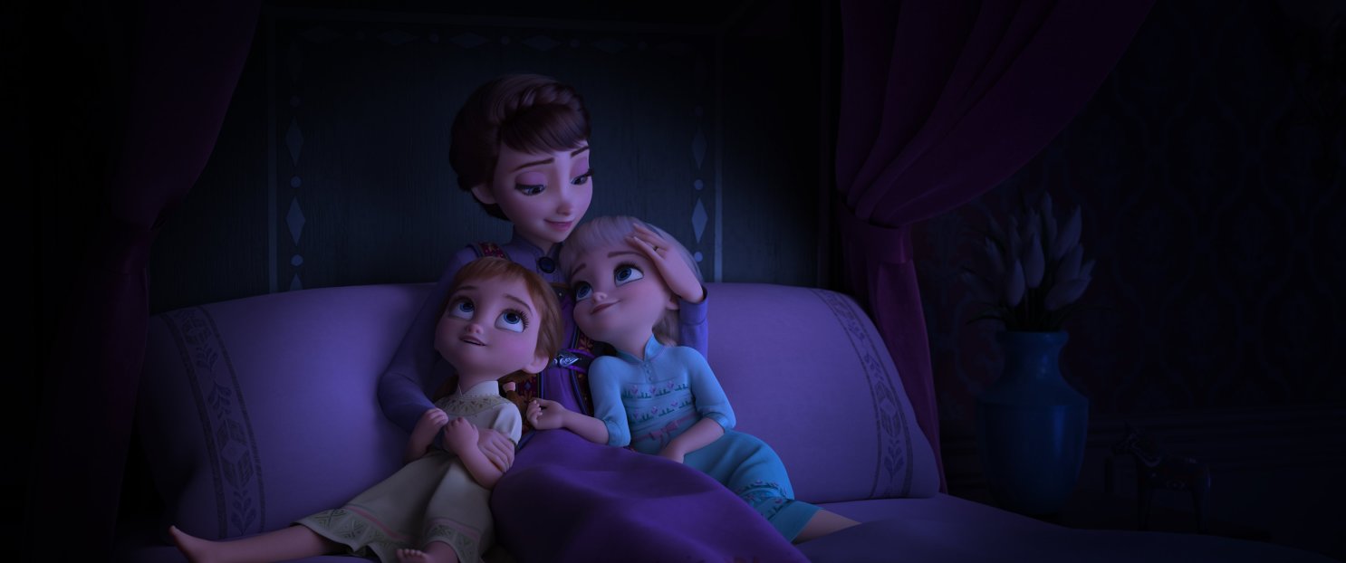 Queen Iduna Anna Elsa Frozen 2