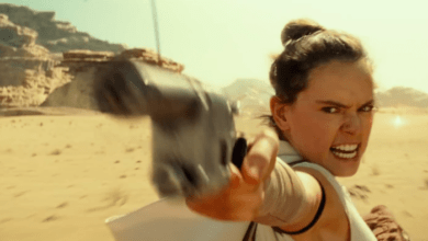 Daisy Ridley Blaster The Rise of Skywalker