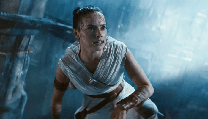 Daisy Ridley Star Wars Porn Anima - Film Review: STAR WARS: THE RISE OF SKYWALKER (2019): A Hodge Podge Film  with Lifeless Plot Twists, A Blind Eye Towards Canon, & A Tepid Ending |  FilmBook