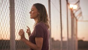 Yvonne Strahovski Stateless