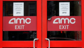 AMC Theatres Closed Doors 01