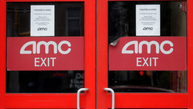 AMC Theatres Closed Doors 01
