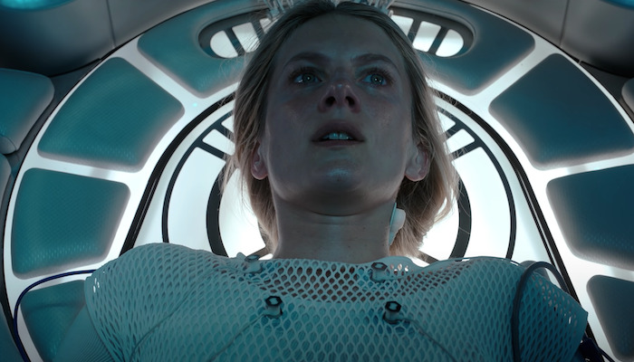 OXYGEN Trailer 2: Mélanie Laurent Regains Conscience in a Cryogenic Unit with No Memory in Alexandre Aja’s 2021 Movie
