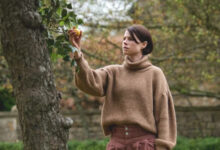 Jessie Buckley With Tree Men