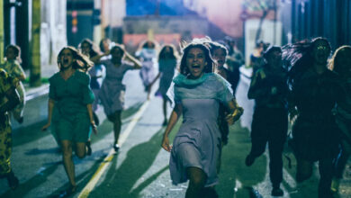 Girls Screaming Running Down Street Medusa