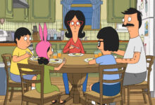 family-eating-dinner-in-kitchen-the-bobs-burgers-movie-01-700x400-1