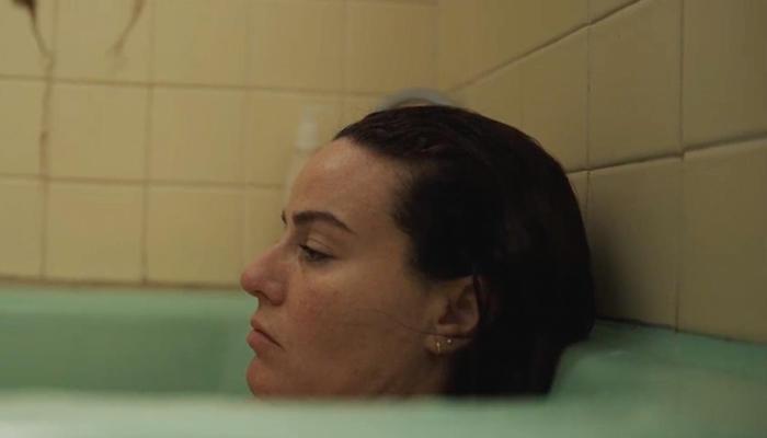 Đánh giá phim: LA PACERA: Cơ sở diễn xuất tuyệt vời cho câu chuyện tinh tế về sự lựa chọn cái chết của một phụ nữ trẻ [Sundance 2023]