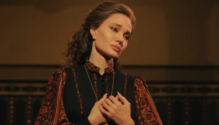 Angelina Jolie Maria