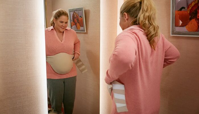 Amy Schumer Kinda Pregnant