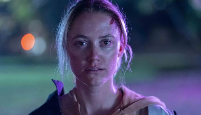 Maika Monroe In Cold Light