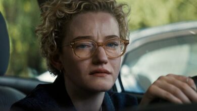 Julia Garner Weapons