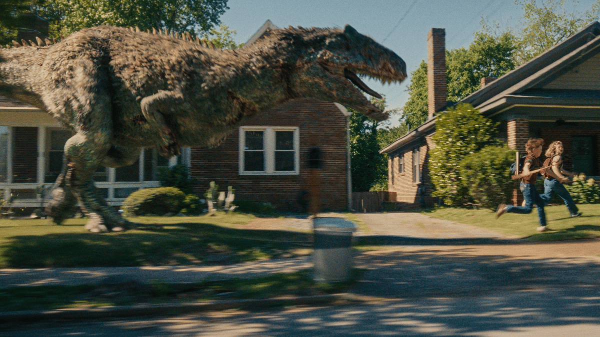 Film Review: THE END OF OAK STREET (2026): A Splendidly Conceived Dinosaur Movie with a Solid Cast