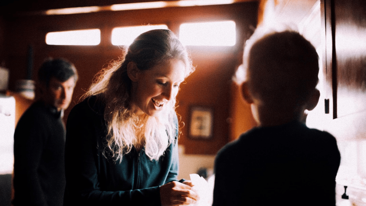 Film Review: YOU CAN SEE EVERYTHING (2026): This A24 Elizabeth Holmes Documentary is a Brilliant Conversation Starter